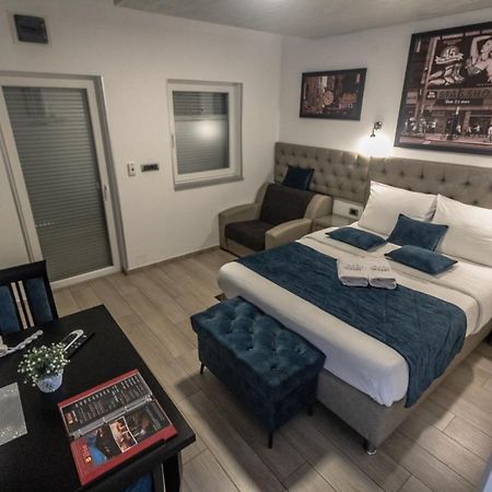 Motel Atos Bungalovi Nova Topola Eksteriør billede