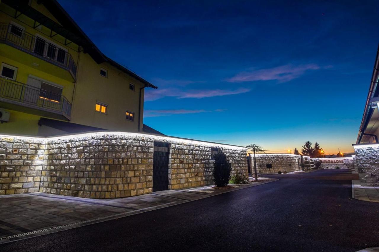 Motel Atos Bungalovi Nova Topola Eksteriør billede