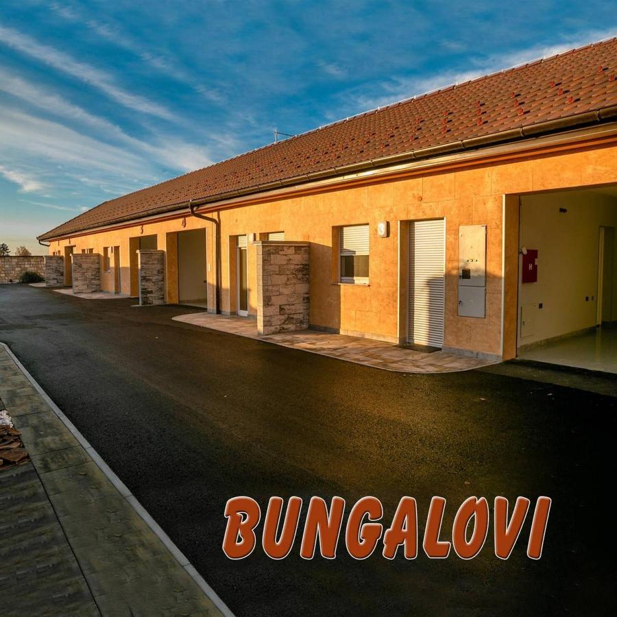 Motel Atos Bungalovi Nova Topola Eksteriør billede