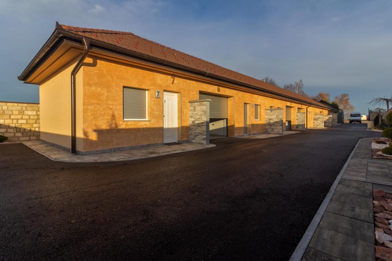Motel Atos Bungalovi Nova Topola Eksteriør billede